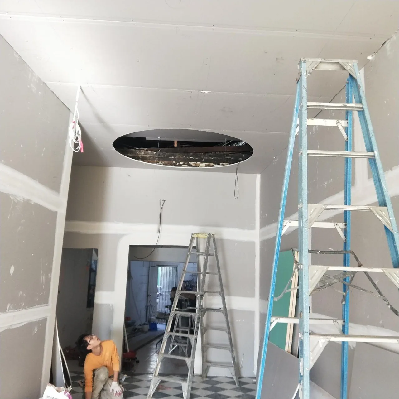 Cornice-junction plaster crack repair on a Manly wall by Jack's Plastering Northern Beaches